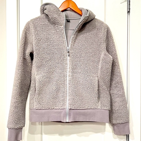 Uniqlo Sherpa Fleece Lined Super Warm Teddy Bear EUC Hoodie Small - Picture 1 of 5